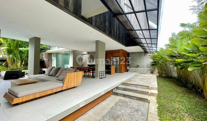 Luxury modern minimalist villa 500 meters to Canggu Berawa beach 1