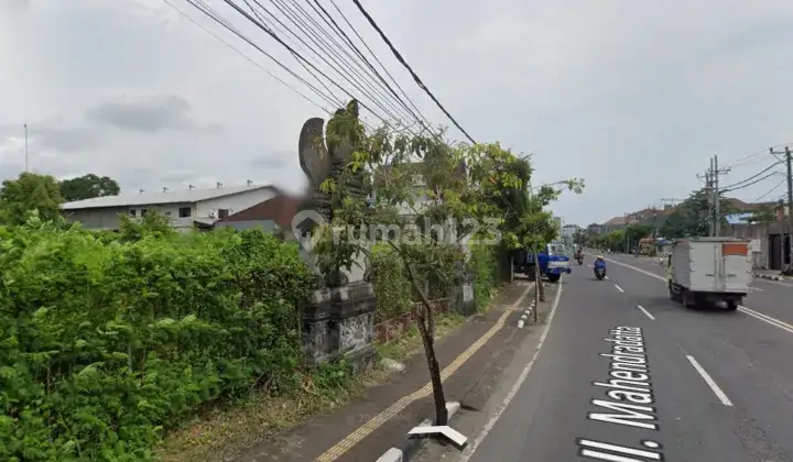 The land on the main road by pass mahendradatta, already surrounded by a wall 2