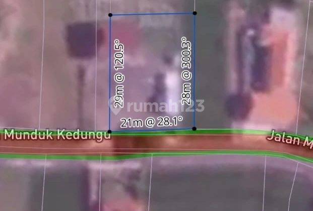 Land on the main road in Munduk, near Pererenan and Batu Bolong beaches 1