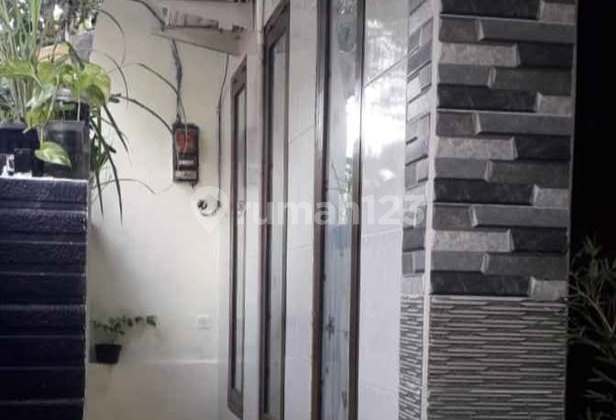 Rumah Cantik Minimalis 2 Lantai Di Kebo Iwa Utara 2