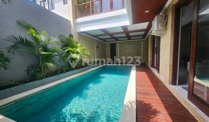 Villa Mewah Baru Dekat Sekolah Internasional Di Kerobokan Villa Mewah Baru Dekat Sekolah Internasional Di Kerobokan