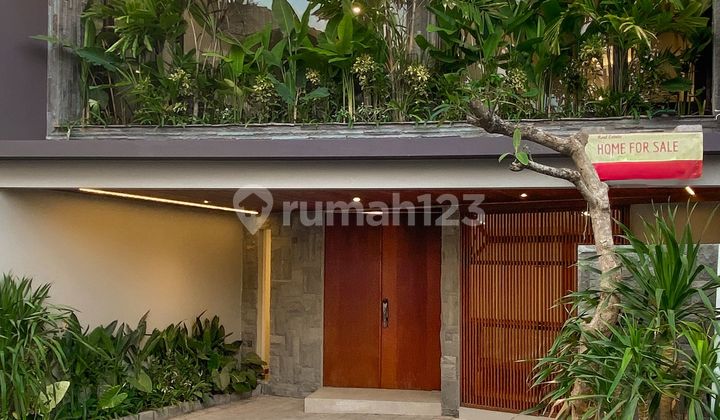 Luxury Villa 2 Lantai Fully Furnished Lokasi Strategis Ungasan