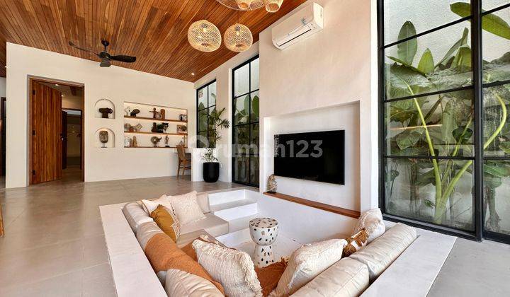 New Mediterranean Style Villa in Canggu, 7 Minutes to Pererenan Beach 1