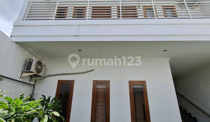 2-Story House with 3 Bedrooms in Villa Kerobokan Area, Badung 2