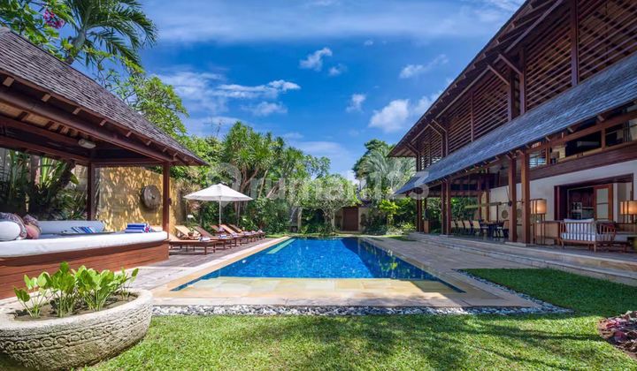 Villa Mewah di Seminyak Full Furnished 5Br, Pool Besar