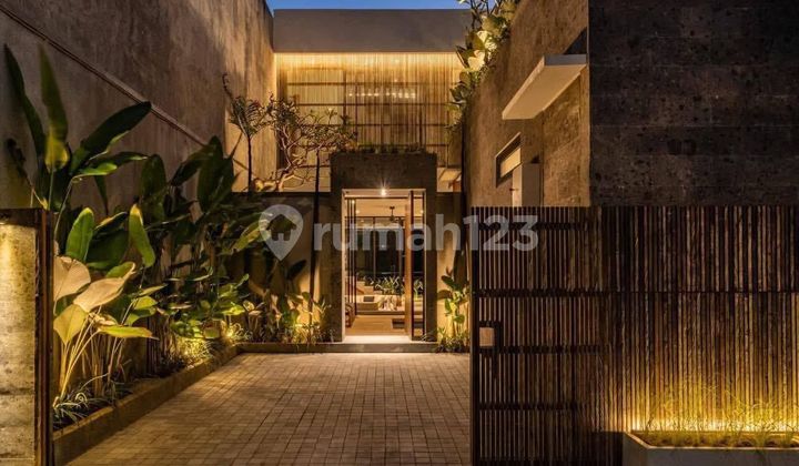 Luxury Modern Villa 4 Minutes to Berawa Beach Canggu Luxury Modern Villa 4 Minutes to Berawa Beach Canggu