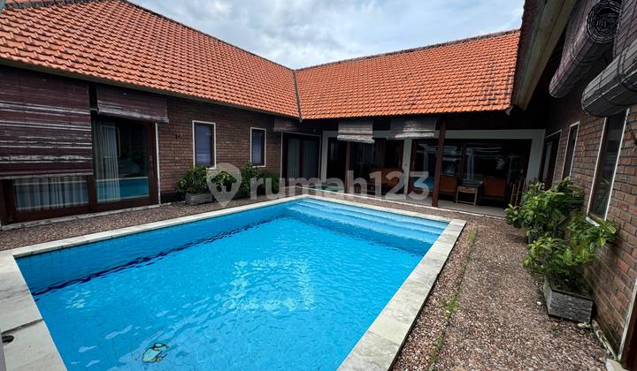 Villa Classic Luas 385m2 Di Jantung Sanur Bali