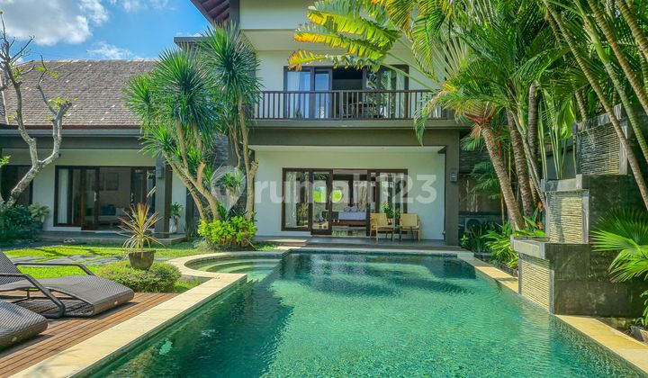Luxury Villa in Berawa Canggu, Near the Beach with Beautiful Rice Field View Luxury Villa in Berawa Canggu, Near the Beach with Beautiful Rice Field View
