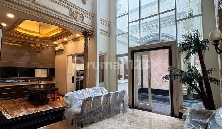 Rumah Mewah Pik 1 Model Classic Ada Pool Luas 686 M2