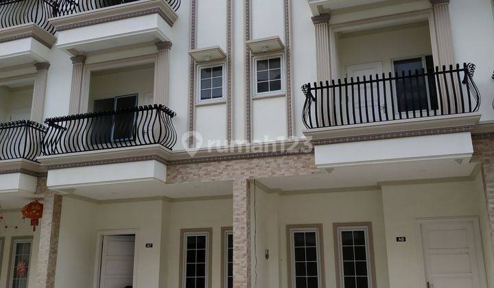 Rumah Vikamas 3 Lantai Shm Bisa Kpr Bebas Banjir Granite 1