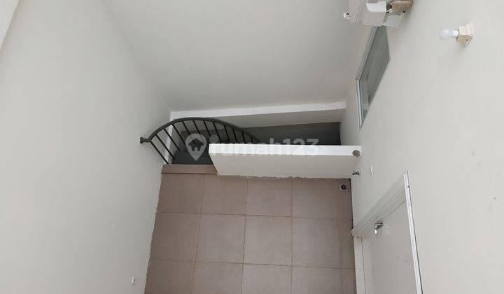 Rumah Vikamas 3 Lantai Shm Bisa Kpr Bebas Banjir Granite