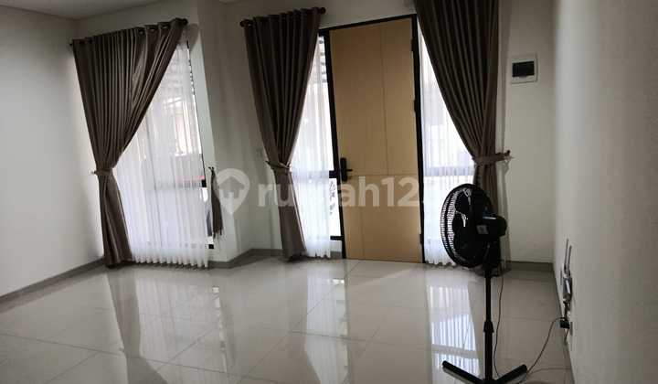 Suvarna Sutra Size 8 X 10 Semi Furnished Ready to Occupy 1