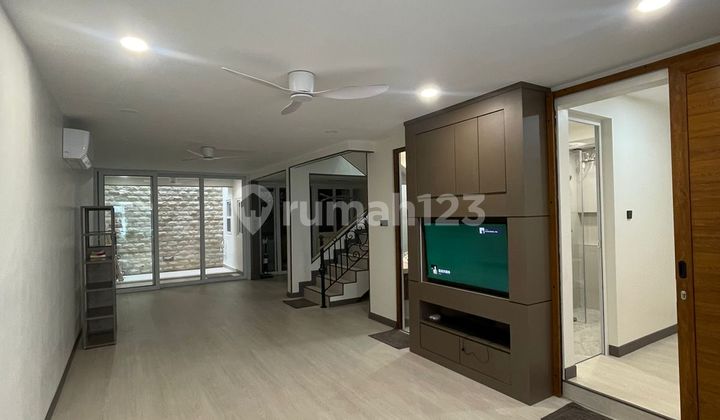 Muara Karang Siap Huni 7x20 Shm 2.5 lantai Row Jalan Lebar Jarang Ada 2