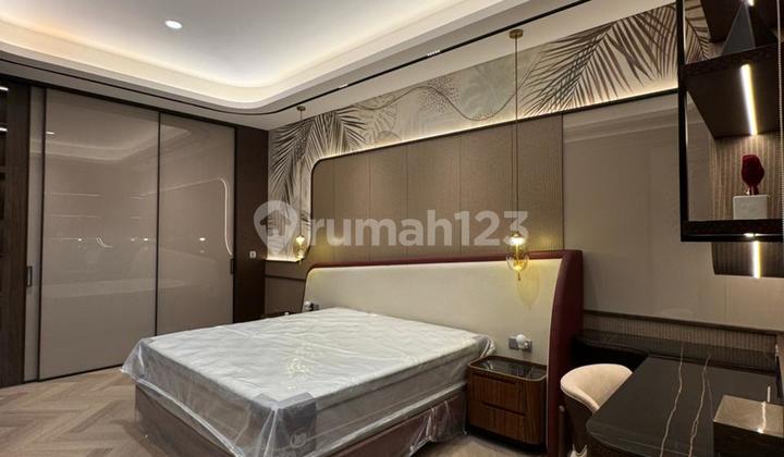 Rumah Brand New Pik1 Crown 3 Lantai Full Furnished Siap Huni 2