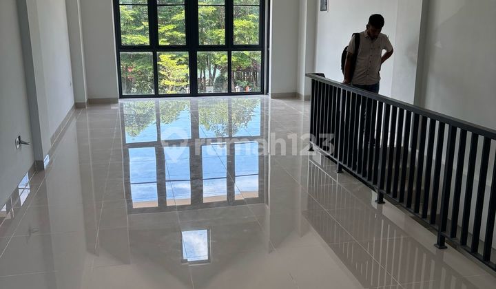 Citra 8 Sunset Avenue Connected Shophouses Lake-Facing Units Available for Sale or Lease 2