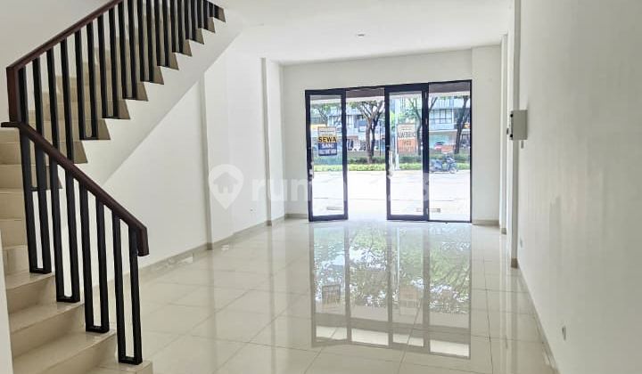 New Enchante 3-story Shophouse Facing Main Road, suitable for business, spacious parking New Enchante 3-story Shophouse Facing Main Road, suitable for business, spacious parking