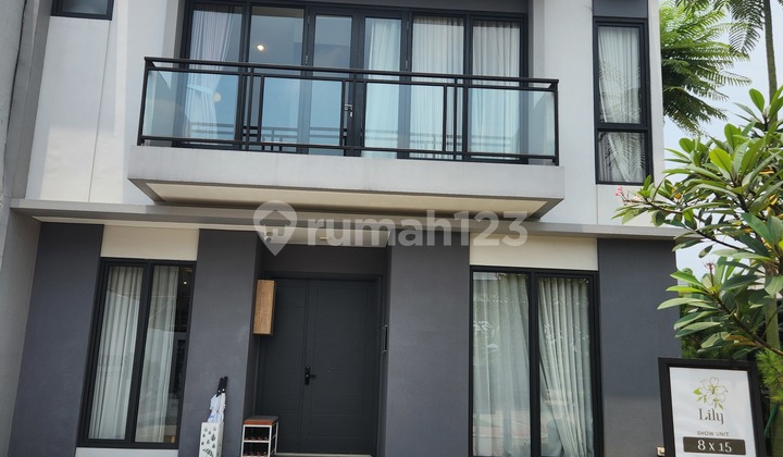 Rumah.baru.lokasi.paramount Petal