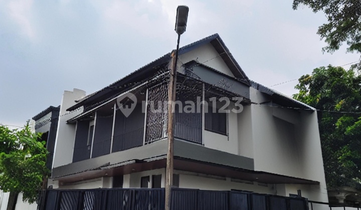 Rumah Mewah Di Bsd Hook Dekat Taman Di Bsd Griya Loka Dekat Akses Tol 2