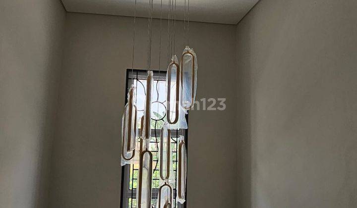 Rumah Cantik Siap Hubi Delatinos Bsd Depan Taman 2 Lantai 2