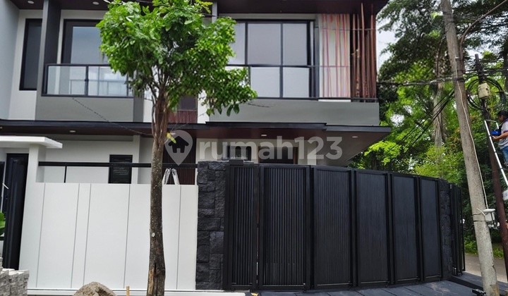 Rumah Bsd Griya Loka Hadap Taman Dekat Sekolah St Ursula
