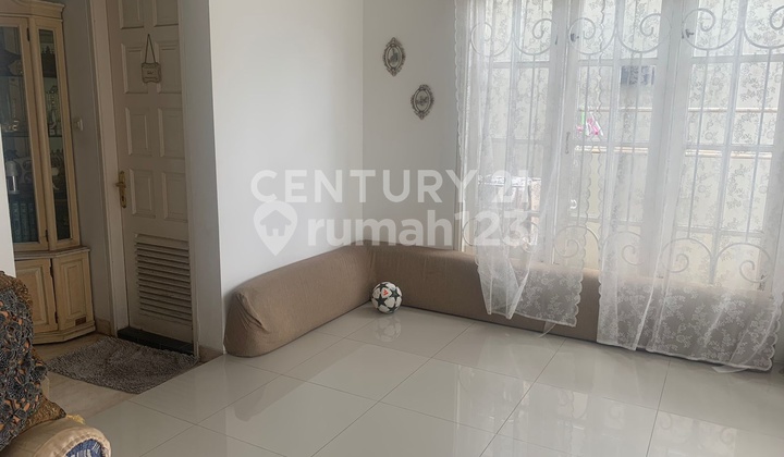 RUMAH MEWAH DI CEMPAKA PUTIH TENGAH SIAP HUNI LINGKUNGAN ASRI  2