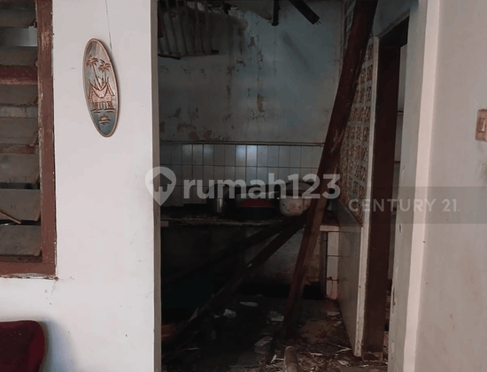 Old House with Land Calculation on Jl. Kayu Mas, Land Area 224, Price 2.5 Billion 2