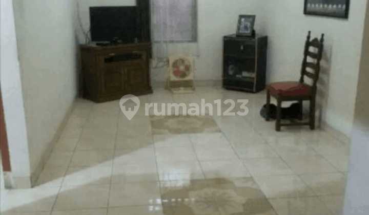 Well-Maintained Old Nice House in Percetakan Negara, Central Jakarta 2