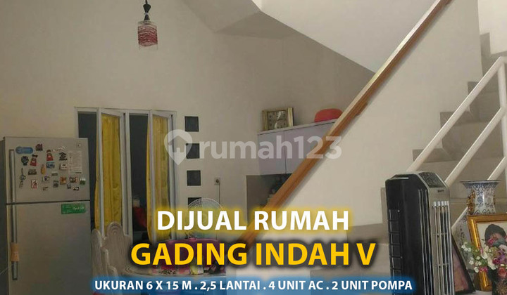 A ready-to-occupy 2.5-story house in Kelapa Gading 2
