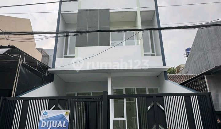 For Sale New Modern Minimalist 3-Story House in Cengkir Barat, Kelapa Gading For Sale New Modern Minimalist 3-Story House in Cengkir Barat, Kelapa Gading