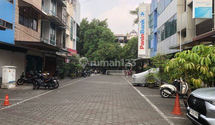 Ruko Strategis di Jalan Raya Mampang Prapatan, Jakarta Selatan 1