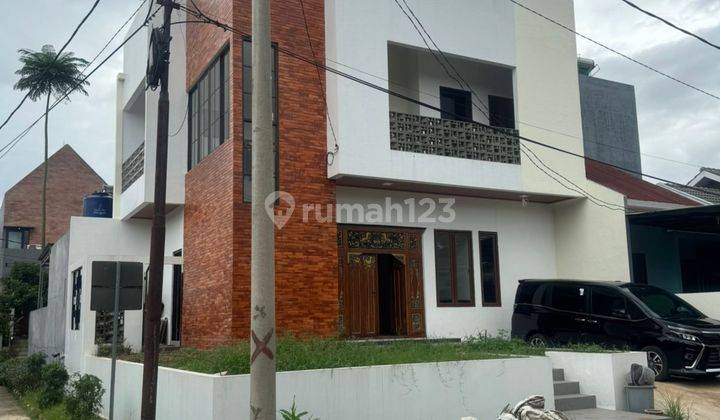 Dijual Rumah Hoek Baru siap Huni di Tapos,Depok 2