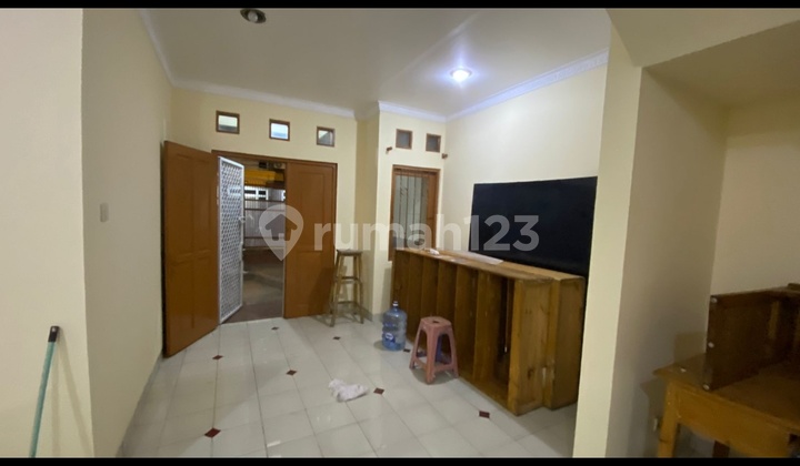 Disewa Rumah 2 Lantai di Taman Palem Lestari 2