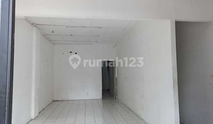 For Rent: 3.5-Story Shop House in Taman Palem