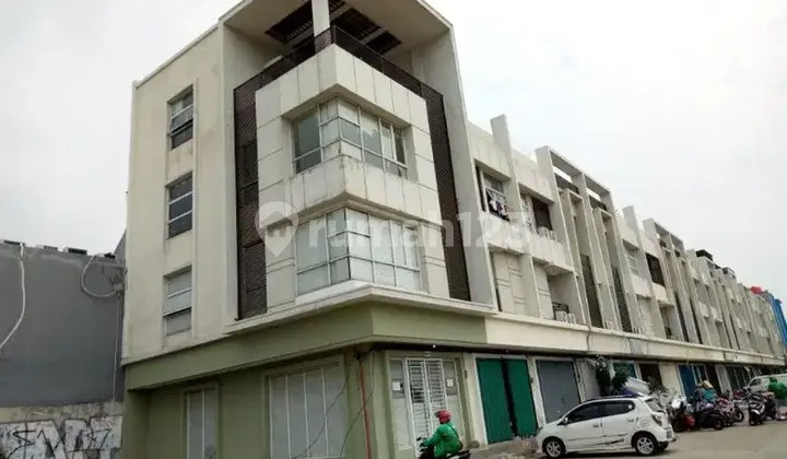 For Rent Royal Palm Corner Shophouse