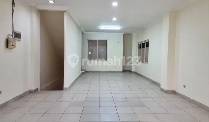For Rent: Green Mansion Shop House (4 Floors) Daan Mogot 1
