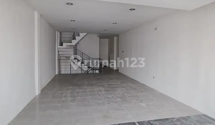 Disewakan Ruko Pertama Taman Palem, Ruko Hook