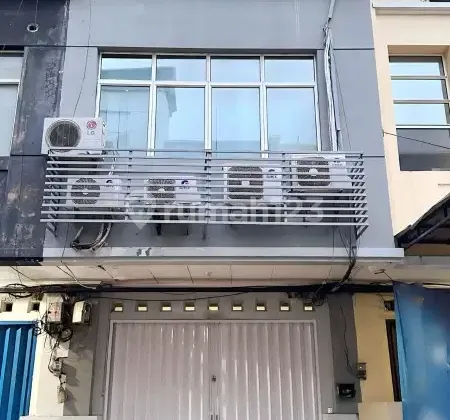 For Sale 4-Story Shop House in Mutiara Taman Palem Mall Area For Sale 4-Story Shop House in Mutiara Taman Palem Mall Area
