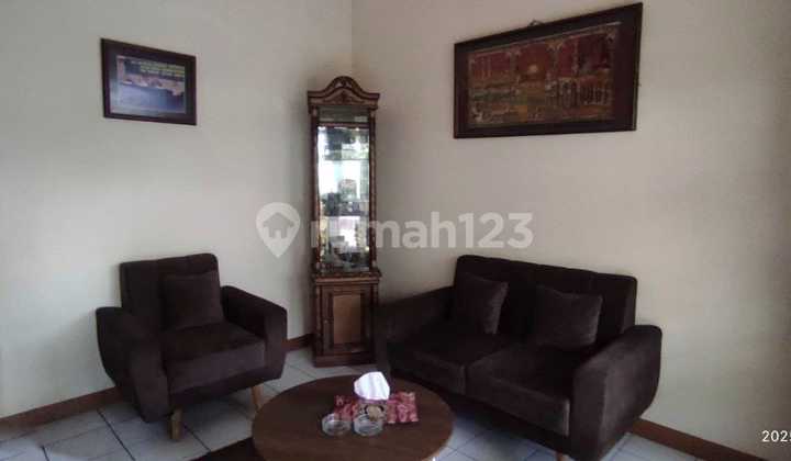 RUMAH LAMA TERAWAT SAYAP RIAU BANDUNG 1