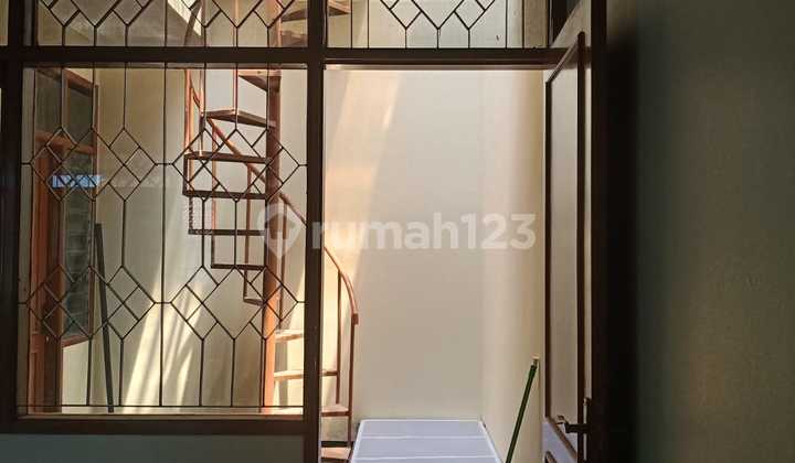 RUMAH 2,5 LANTAI DI CIJAGRA SURYALAYA 2