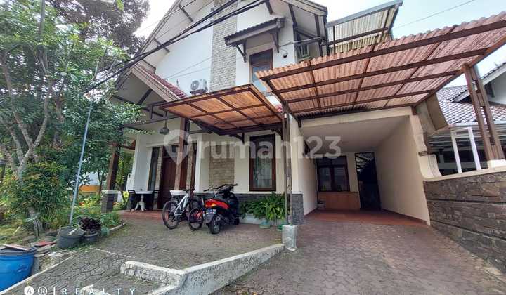 TWO-STORY HOUSE IN TUBAGUS ISMAIL - DAGO BANDUNG