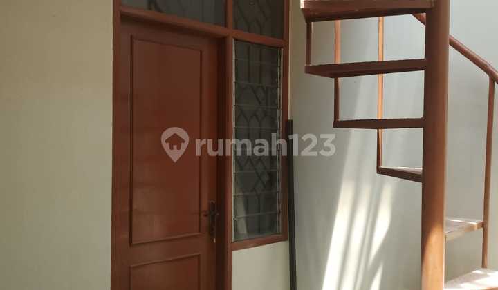 RUMAH 2,5 LANTAI DI CIJAGRA SURYALAYA 1