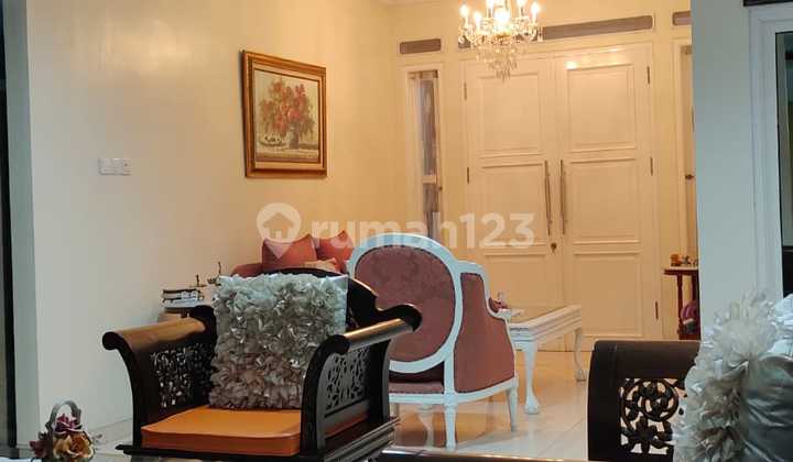 RUMAH RASA VILLA DI LINGKUNGAN CLUSTER KULDESAK