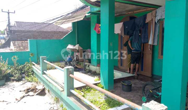 LAND AND SHOPHOUSE SUITABLE FOR BUSINESS