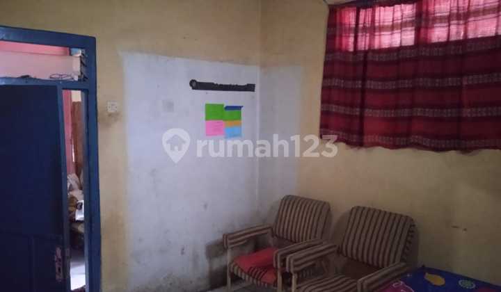 OLD HOUSE SUITABLE FOR BUSINESS