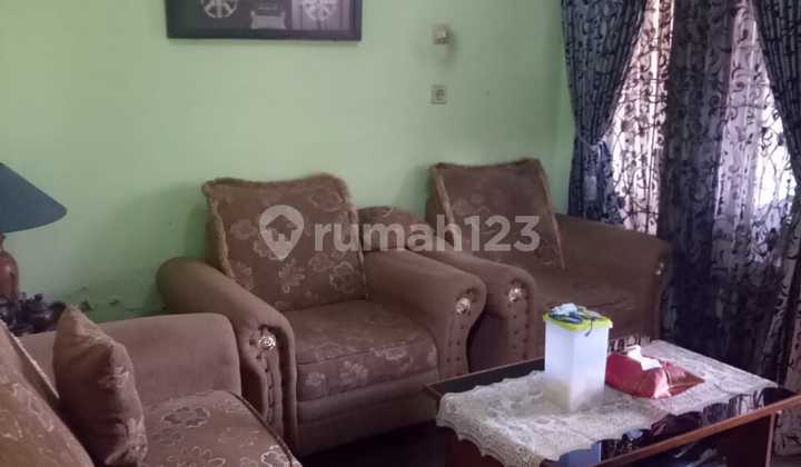 WELL-MAINTAINED OLD HOUSE CLOSE TO BANDUNG TSM