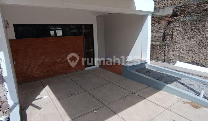 RUMAH 2 LANTAI TENGAH KOTA DENGAN DESAIN SCANDINAVIAN 2