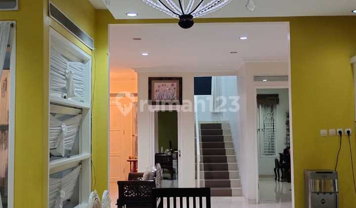 RUMAH RASA VILLA DI LINGKUNGAN CLUSTER KULDESAK 2
