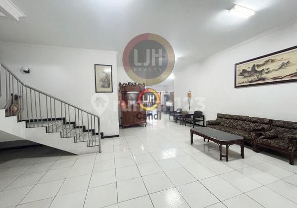 Ruko di Mayjend Sutoyo Semarang 1