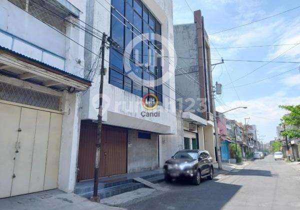 For Sale / Office Rental in Gambiran, Central Semarang. Rental price IDR 300 million/year. 2