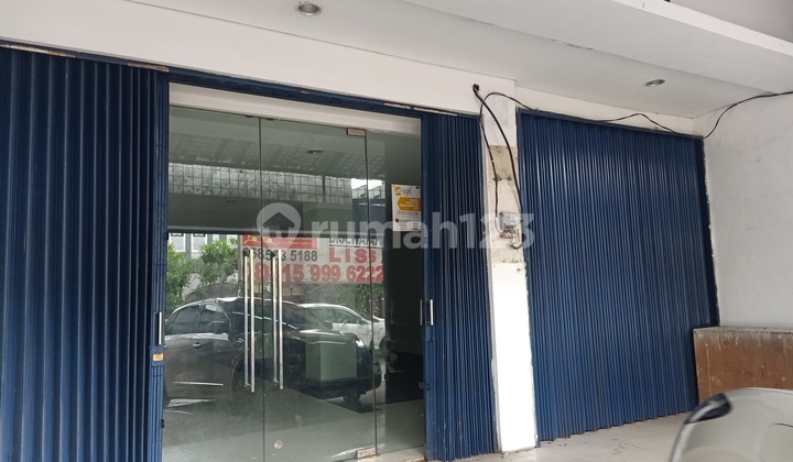 Shop House in Pademangan.